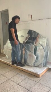 “¡Espejos listos para entregar! 🪞✨ Gracias a quienes aprovecharon su 20% de descuento… ¡Tú aún estás a tiempo! #Promoción #Descuento20 #EspejosDecorativos #OfertaLimitada #AprovechaYa”