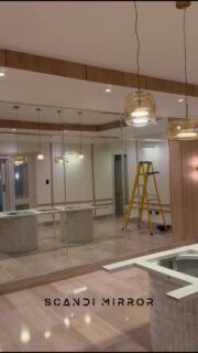 Nueva pare de espejo bicelado con paneles lisos 
#fabricantedeespejos #espejo #diseñodeinteriores