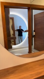 Ese momento exacto en el que terminas la instalación, el espejo quedó nivelado y, lo más importante: ¡no rompiste nada! 🕺🔨